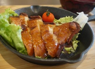 「台湾式ベジタリアンレストラン veggie house」のローストチキン風950円