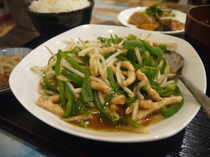 「台湾食堂」のチンジャオロース定食750円