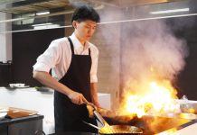 銀座「黒猫夜 銀座店」石曽根禎宏（いしそねただひろ）シェフ