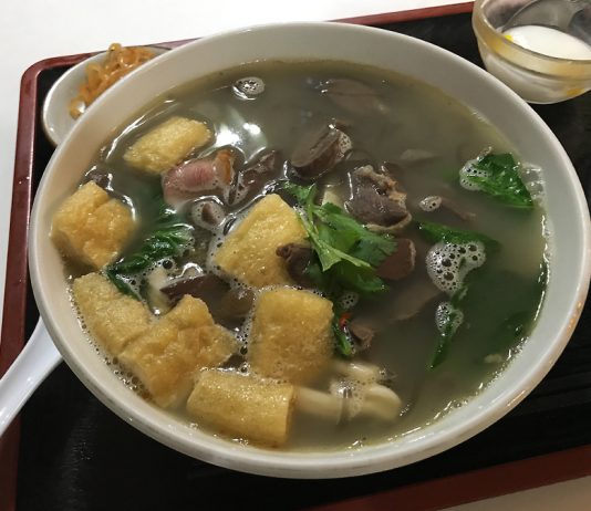 大久保「聚香園」の鴨血と春雨煮込み（鴨血粉絲）880円