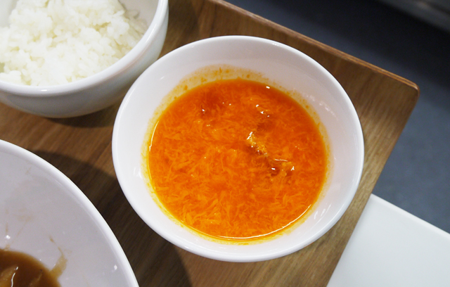 上海蟹味噌とフカヒレのスープ