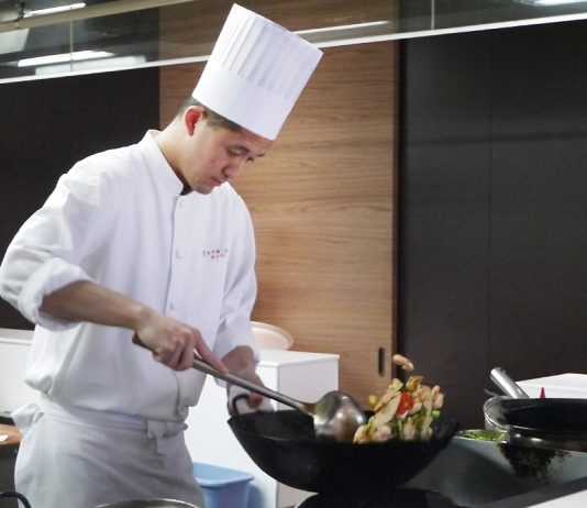 銀座「JASMINE 和心漢菜」寅尾亮太シェフ